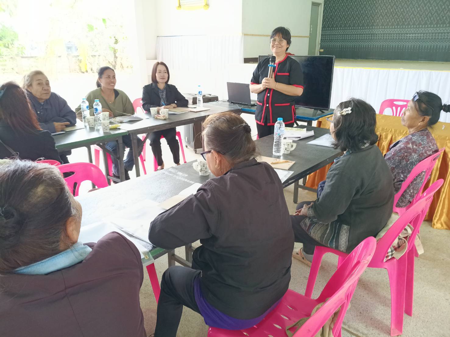 >> พช.เต่างอย ดำเนินโครงการสร้างสัมมาชีพชุมชน เสริมศักยภาพครัวเรือนที่ได้รับผลกระทบด้านอาชีพและรายได้